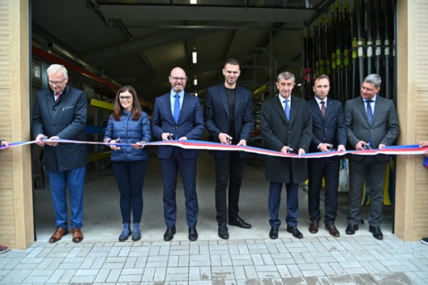 Premiér s ministrem otevřeli loděnici v Brandýse nad Labem